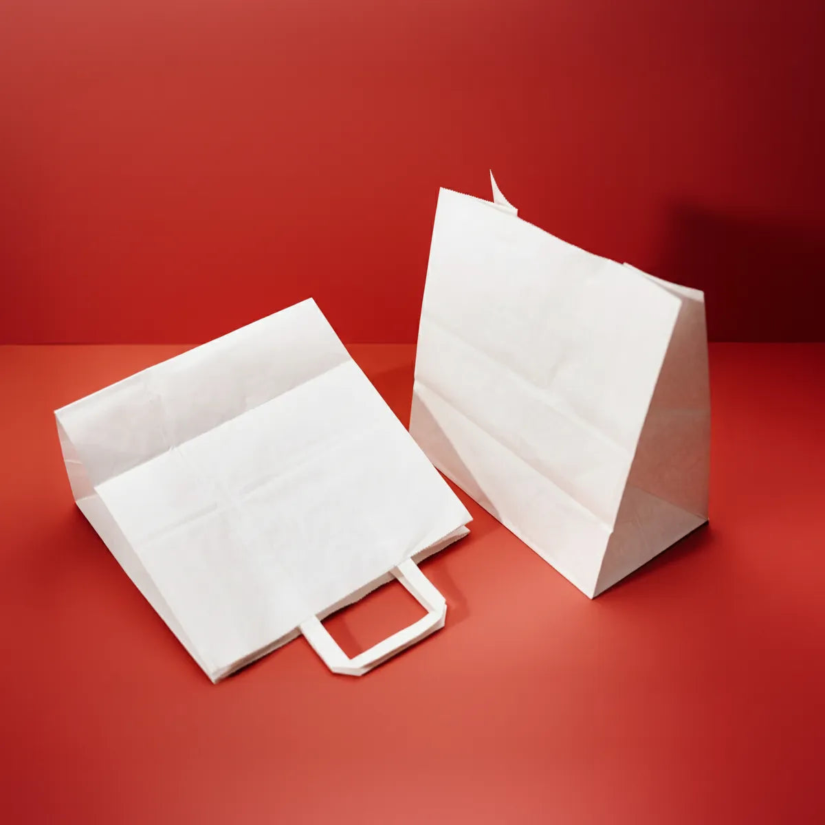 Bolsas de Papel con Asa Plana Venta al Por Mayor | Blanco